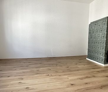 + + + Charmante & bezahlbare Wohnung in einer alten Stadtvilla mit ... - Photo 1