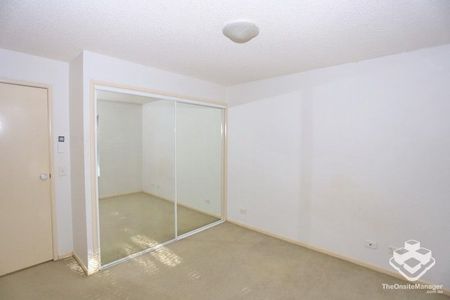 Two bedroom apartment at heart of Toowong - Photo 5