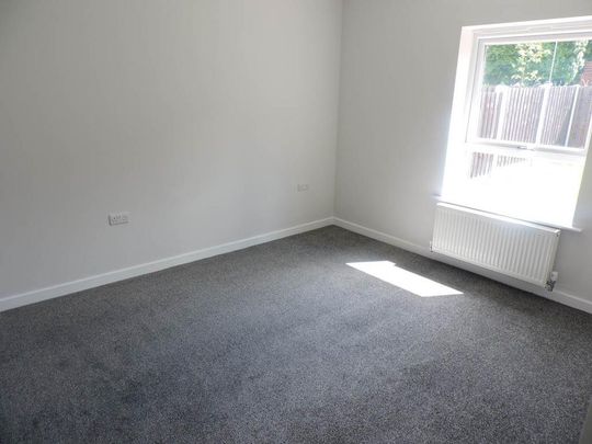 2 bedroom semi-detached bungalow to rent - Photo 1