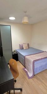 4 bedroom flat to rent - Photo 4