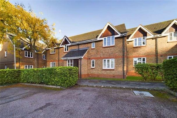 Groves Lea, Mortimer, Reading, Berkshire, RG7 - Photo 1