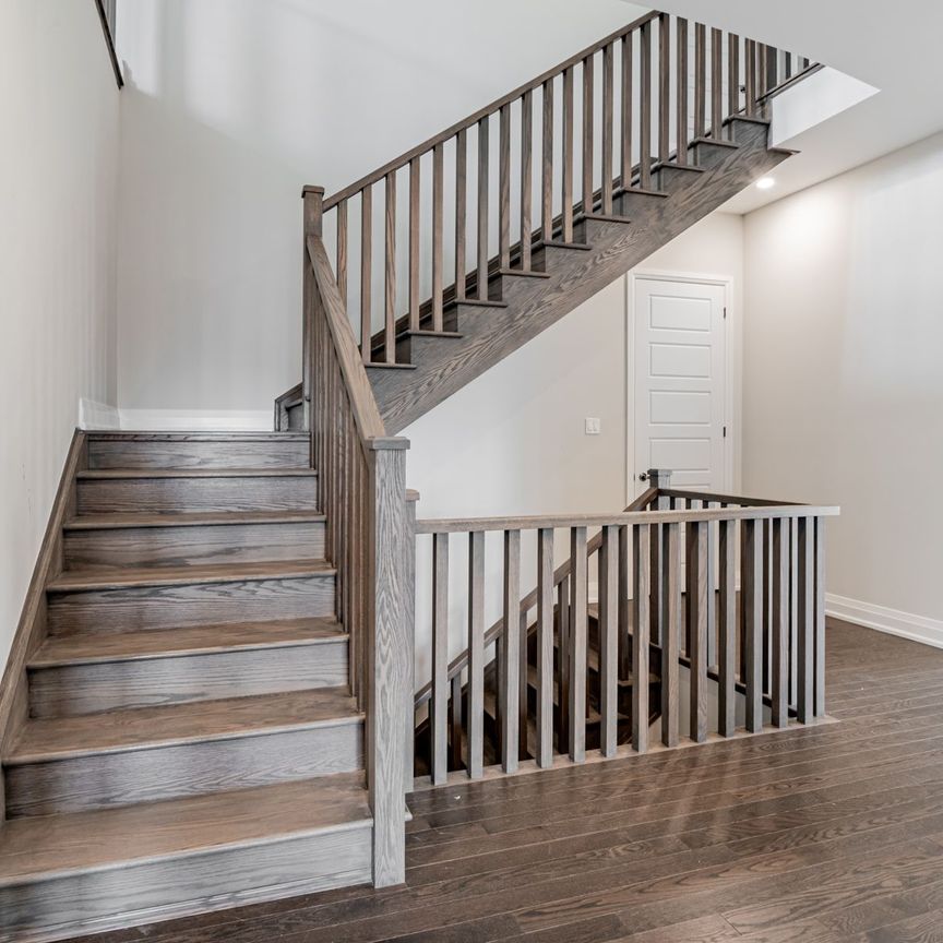 For Lease - 15 Kenneth Campbell Court, Aurora, Ontario - Photo 1