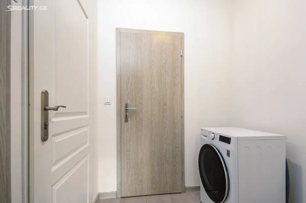 Pronájem bytu 2+kk 36 m² - Fotografie 1