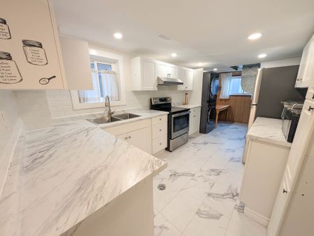 All Inclusive 3 Bedroom Lower unit in Welland! - Photo 3