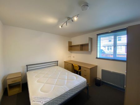 5 Bed Flat, Dawlish Road, B29 - Photo 4