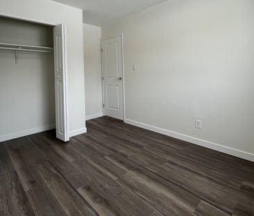 Renovated 3 Bedroom, 2.5 Bath Townhome With Finished Basement. - Photo 3