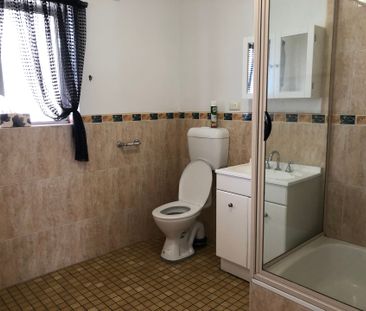 Two Bedroom Upstairs Unit - Photo 3