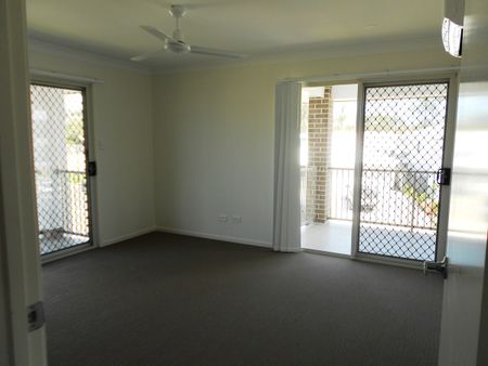 Contemporary Family Living in Coomera’s Big Sky Estate - Photo 2