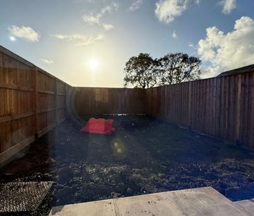 3 bedroom semi-detached house to rent - Photo 1