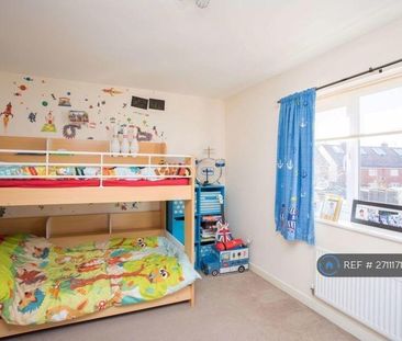 3 bedroom terraced house to rent - Photo 5