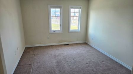 For Lease - 70 Streathern Way, Clarington, Ontario - Photo 4