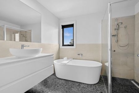 Contemporary Townhouse - Two Bedrooms, Two Bathrooms - Photo 4