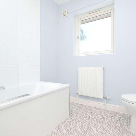 North Side Court, The Cardinals, Tongham, Farnham, GU10 - Photo 1