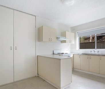 2/8 Braemar Street, Essendon VIC 3040 - Photo 1