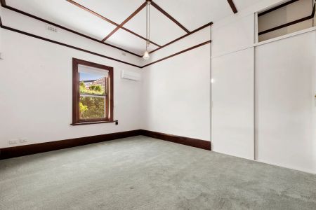 Grand and elegant haven in a prized pocket of Hawthorn - Photo 5