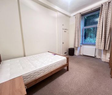 2 bedroom flat to rent - Photo 6