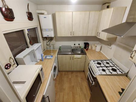 1 bedroom Flat To Let - Photo 5