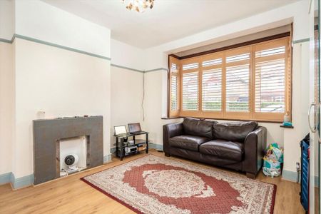 3 bedroom semi-detached house to rent - Photo 2