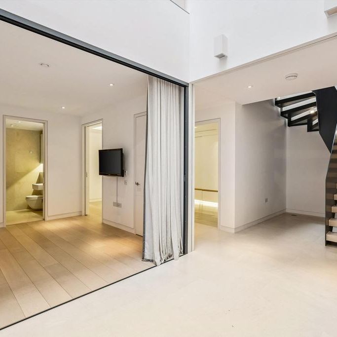 4 bedroom terraced house to rent - Photo 1