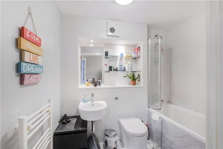 Long Lane, London, SE1 4PD - Photo 2