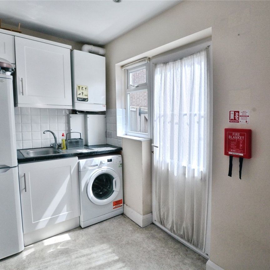 Royal Lane, Hillingdon, UB8 - Photo 1