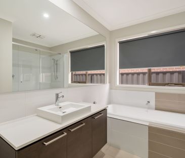 40 Montreal Circuit CRAIGIEBURN - Photo 1