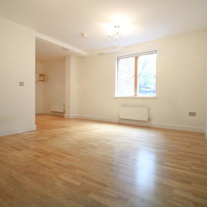 Studio to rent - Photo 1