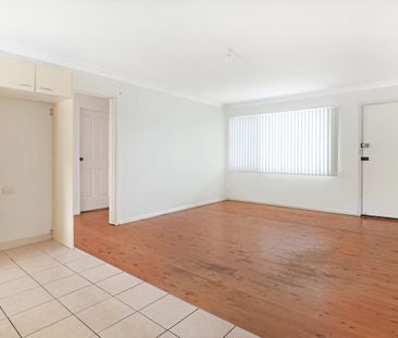 Charming 2-Bedroom Villa + study - Photo 4