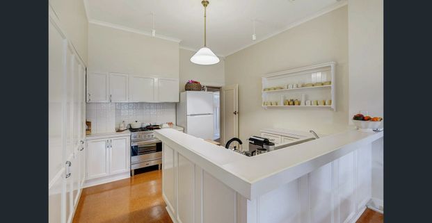 Prestige Childcare & School Zoning, and Premium Healthcare & Transport-Rich House - Photo 1