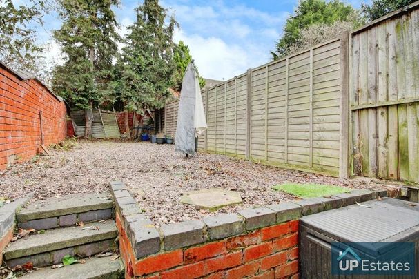 2 bedroom end of terrace house to rent - Photo 1