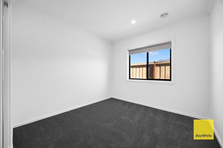 A Home That Defines Modern Family Perfection - Plus 2 Weeks Free Rent! - Photo 5