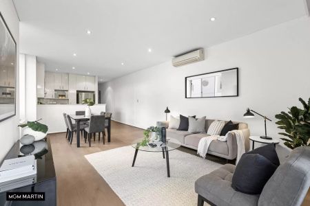 MGM MARTIN – TWO BEDROOM APARTMENT - Photo 2