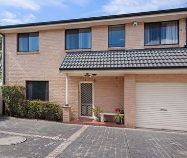 Executive Modernity in a Prized Westmead Enclave - Photo 6