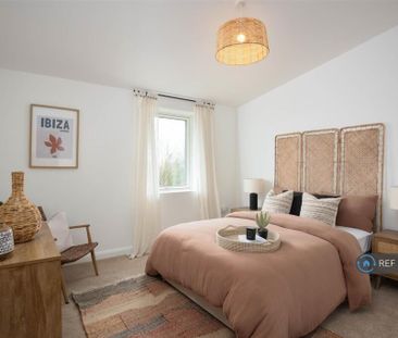 4 bedroom detached house to rent - Photo 3