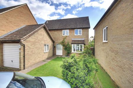4 bedroom detached house to rent - Photo 3