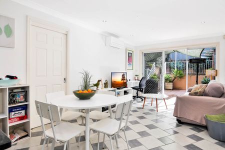 Unit 3/21-23 Cook St, Baulkham Hills NSW 2153 - Townhouse For Rent | Domain - Photo 3