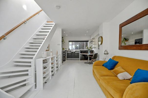 3 bedroom terraced house to rent - Photo 1