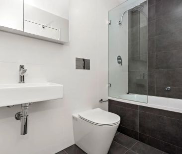 Stylish 2 Bedroom Unit in Excellent Location! - Photo 5