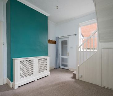 4 bedroom semi-detached house to rent - Photo 3