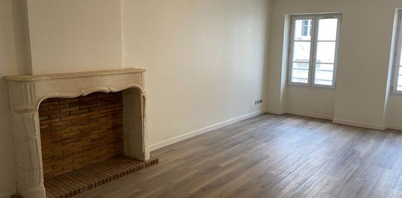 Location Appartement 1 pièce 47m² LA ROCHELLE 17000 - Photo 2