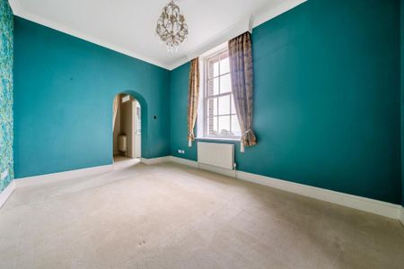 3 bedroom flat to rent - Photo 4