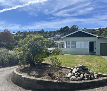 Stunning 4-Bedroom Home with Breathtaking Views! - Photo 1