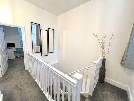 Knowle Avenue, Knowle, Fareham, PO17 - Photo 3