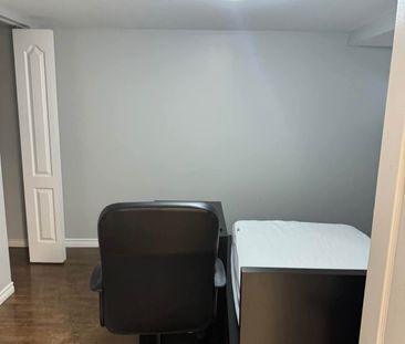 174 Clarence St - Photo 3