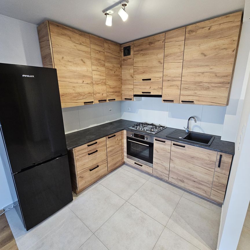 Komfortowe ciepłe 2 pokoje 5piętro (Ruda Śląska, Nowy Bytom, Piotra Niedurnego)InformacjeRuda Śląska, Nowy Bytom, Piotra NiedurnegoFilm - Photo 1