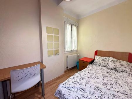 Calle de Rafael de Riego, Madrid, Community of Madrid 28045 - Photo 2