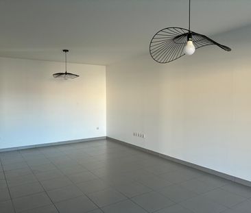 Location Appartement 3 pièces 74m² VALENCE 26000 - Photo 2