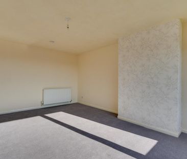 2 bedroom semi-detached bungalow to rent - Photo 3
