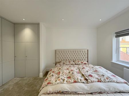 Whistler Drive, Barnet, London - Photo 2