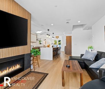 Townhouse in Vancouver West Side, BC - Photo 2